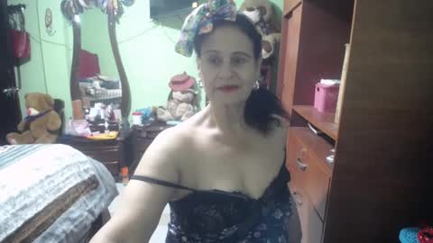 Snapshot of jazmin_rios chatting on 4, 10, 2025 jazmim online show from 4, 10, 2025