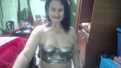 Snapshot of jazmin_rios chatting on 8, 11, 2025 jazmim online show from 8, 11, 2025