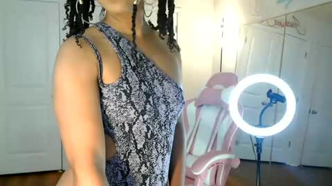 Jazmine Fox online show from 15, 7, 2026