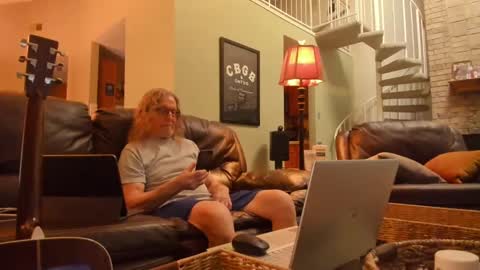 Snapshot of jdineuless chatting on 11, 9, 2025 JDinEuless online show from 11, 9, 2025