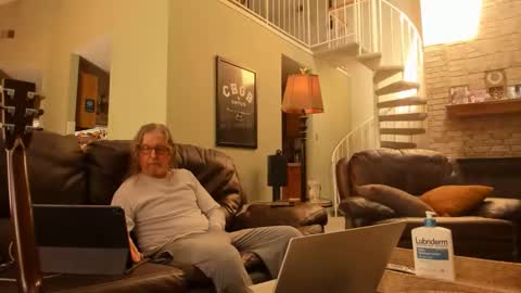 Snapshot of jdineuless chatting on 31, 10, 2025 JDinEuless online show from 31, 10, 2025