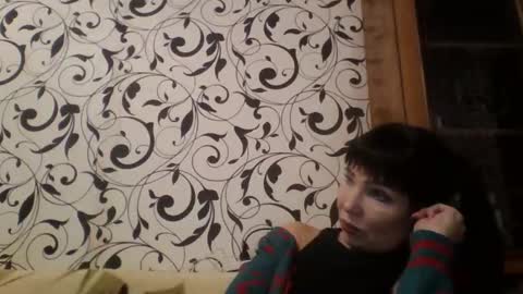 Snapshot of jeanedavis chatting on 2, 3, 2025 JeaneDavis online show from 2, 3, 2025