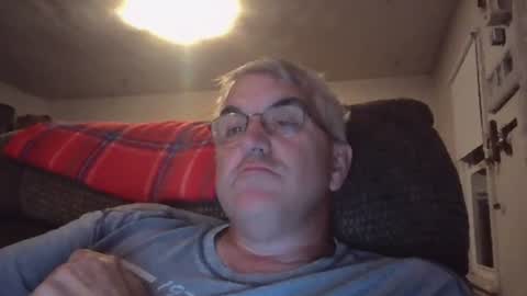 Snapshot of jecko71 chatting on 13, 10, 2025 dadbody71 online show from 13, 10, 2025