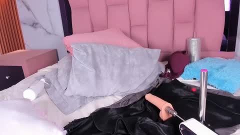 Jeen Taylor online show from 9, 3, 2025