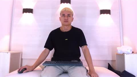 Snapshot of jeic_18 chatting on 2, 10, 2025 jeic 18 online show from 2, 10, 2025