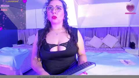 jenifer_cruz online show from 10, 3, 2026