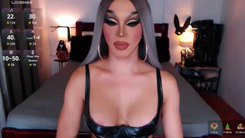 Queen Jenifer online show from 28, 11, 2025