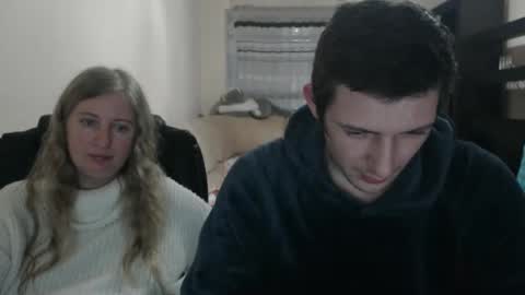 Snapshot of jenisandpeter chatting on 4, 3, 2025 JenisAndPeter online show from 4, 3, 2025