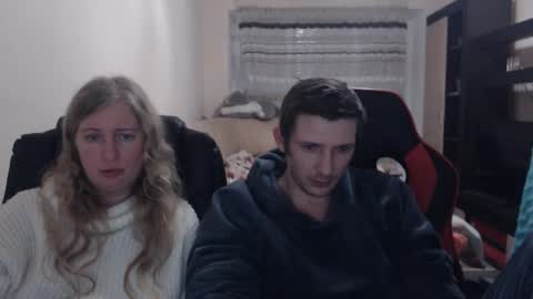 Snapshot of jenisandpeter chatting on 6, 3, 2025 JenisAndPeter online show from 6, 3, 2025