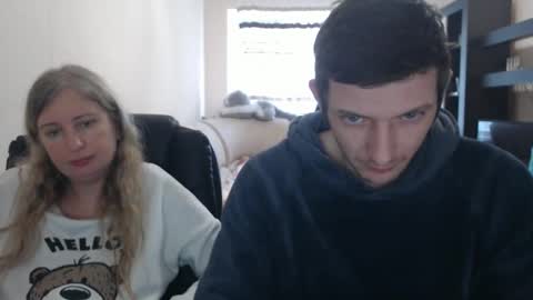 Snapshot of jenisandpeter chatting on 8, 3, 2025 JenisAndPeter online show from 8, 3, 2025