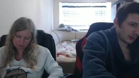 Snapshot of jenisandpeter chatting on 8, 3, 2025 JenisAndPeter online show from 8, 3, 2025