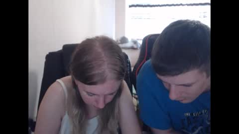 Snapshot of jenisandpeter chatting on 10, 9, 2025 JenisAndPeter online show from 10, 9, 2025