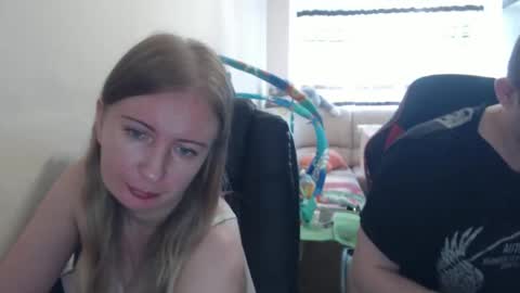 Snapshot of jenisandpeter chatting on 13, 9, 2025 JenisAndPeter online show from 13, 9, 2025