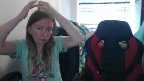 Snapshot of jenisandpeter chatting on 14, 9, 2025 JenisAndPeter online show from 14, 9, 2025