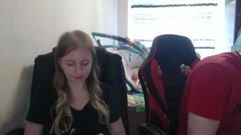 Snapshot of jenisandpeter chatting on 23, 9, 2025 JenisAndPeter online show from 23, 9, 2025