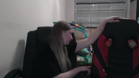 Snapshot of jenisandpeter chatting on 23, 9, 2025 JenisAndPeter online show from 23, 9, 2025