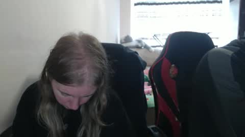 Snapshot of jenisandpeter chatting on 11, 10, 2025 JenisAndPeter online show from 11, 10, 2025