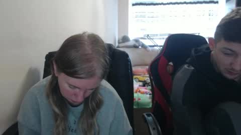 Snapshot of jenisandpeter chatting on 15, 10, 2025 JenisAndPeter online show from 15, 10, 2025