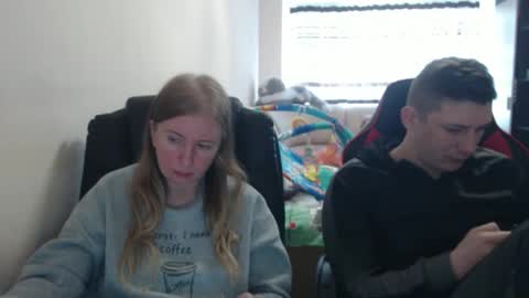 Snapshot of jenisandpeter chatting on 16, 10, 2025 JenisAndPeter online show from 16, 10, 2025