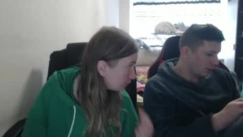 Snapshot of jenisandpeter chatting on 19, 10, 2025 JenisAndPeter online show from 19, 10, 2025