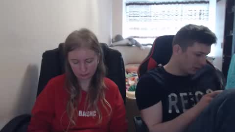 Snapshot of jenisandpeter chatting on 26, 10, 2025 JenisAndPeter online show from 26, 10, 2025