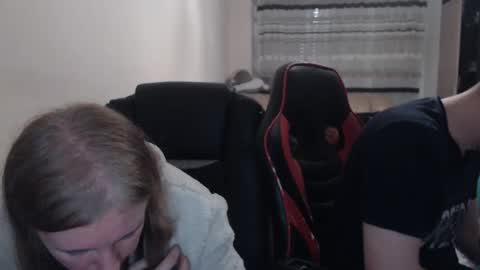 Snapshot of jenisandpeter chatting on 26, 10, 2025 JenisAndPeter online show from 26, 10, 2025