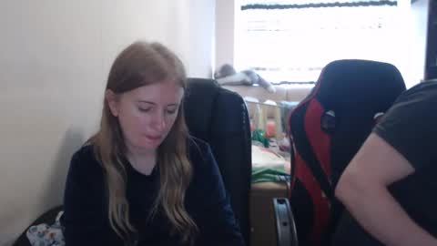 Snapshot of jenisandpeter chatting on 28, 10, 2025 JenisAndPeter online show from 28, 10, 2025