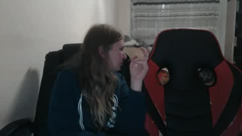 Snapshot of jenisandpeter chatting on 29, 10, 2025 JenisAndPeter online show from 29, 10, 2025