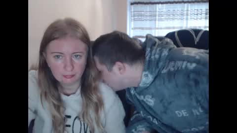 Snapshot of jenisandpeter chatting on 9, 11, 2025 JenisAndPeter online show from 9, 11, 2025