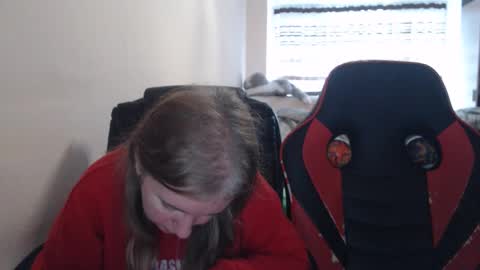 Snapshot of jenisandpeter chatting on 18, 11, 2025 JenisAndPeter online show from 18, 11, 2025