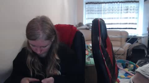 Snapshot of jenisandpeter chatting on 21, 11, 2025 JenisAndPeter online show from 21, 11, 2025