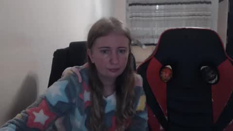 Snapshot of jenisandpeter chatting on 27, 11, 2025 JenisAndPeter online show from 27, 11, 2025