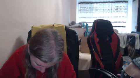 Snapshot of jenisandpeter chatting on 30, 11, 2025 JenisAndPeter online show from 30, 11, 2025