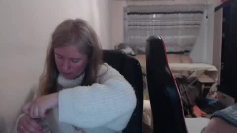 Snapshot of jenisandpeter chatting on 5, 3, 2026 JenisAndPeter online show from 5, 3, 2026