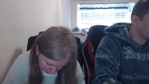 Snapshot of jenisandpeter chatting on 6, 3, 2026 JenisAndPeter online show from 6, 3, 2026