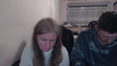 Snapshot of jenisandpeter chatting on 6, 3, 2026 JenisAndPeter online show from 6, 3, 2026