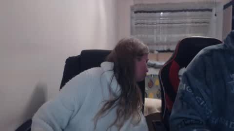 Snapshot of jenisandpeter chatting on 8, 3, 2026 JenisAndPeter online show from 8, 3, 2026