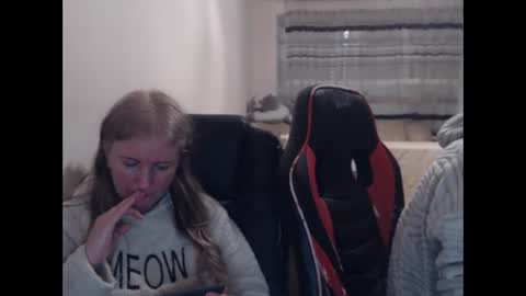 Snapshot of jenisandpeter chatting on 12, 3, 2026 JenisAndPeter online show from 12, 3, 2026