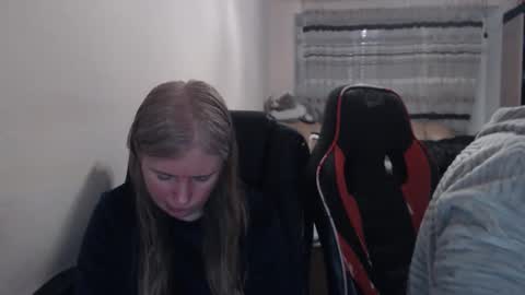 Snapshot of jenisandpeter chatting on 13, 3, 2026 JenisAndPeter online show from 13, 3, 2026