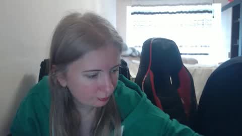 Snapshot of jenisandpeter chatting on 23, 3, 2026 JenisAndPeter online show from 23, 3, 2026