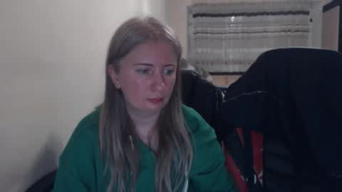 Snapshot of jenisandpeter chatting on 25, 3, 2026 JenisAndPeter online show from 25, 3, 2026