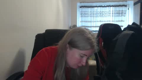 Snapshot of jenisandpeter chatting on 9, 4, 2026 JenisAndPeter online show from 9, 4, 2026