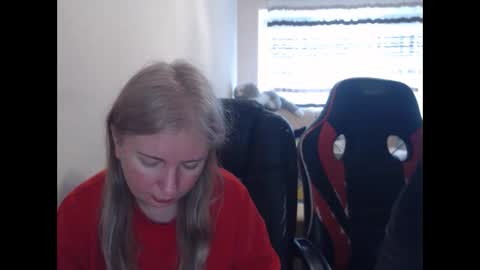 Snapshot of jenisandpeter chatting on 10, 4, 2026 JenisAndPeter online show from 10, 4, 2026