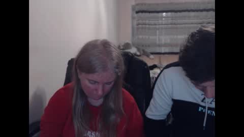 Snapshot of jenisandpeter chatting on 10, 4, 2026 JenisAndPeter online show from 10, 4, 2026