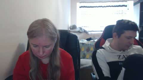 Snapshot of jenisandpeter chatting on 11, 4, 2026 JenisAndPeter online show from 11, 4, 2026