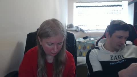 Snapshot of jenisandpeter chatting on 11, 4, 2026 JenisAndPeter online show from 11, 4, 2026