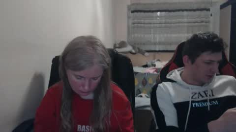 Snapshot of jenisandpeter chatting on 11, 4, 2026 JenisAndPeter online show from 11, 4, 2026