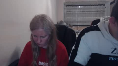 Snapshot of jenisandpeter chatting on 12, 4, 2026 JenisAndPeter online show from 12, 4, 2026