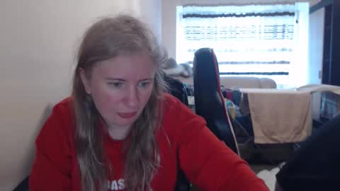 Snapshot of jenisandpeter chatting on 14, 4, 2026 JenisAndPeter online show from 14, 4, 2026