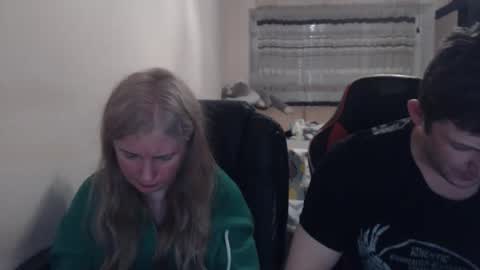 Snapshot of jenisandpeter chatting on 15, 4, 2026 JenisAndPeter online show from 15, 4, 2026